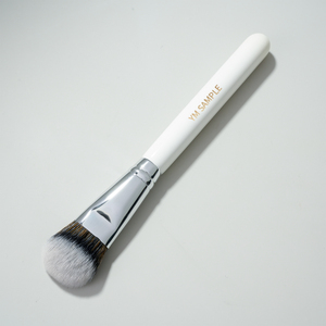 <span class=keywords><strong>Pinceau</strong></span> <span class=keywords><strong>de</strong></span> maquillage oblique <span class=keywords><strong>Kabuki</strong></span> simple et luxueux avec manche en bois blanc, logo personnalisé, pinceaux <span class=keywords><strong>de</strong></span> maquillage individuels pour le correcteur, le <span class=keywords><strong>fond</strong></span> <span class=keywords><strong>de</strong></span> <span class=keywords><strong>teint</strong></span> <span class=keywords><strong>liquide</strong></span> - Product Image 2