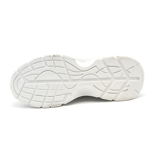 مورد صيني لأحذية رياضية نسائية مخصصة لزيادة الطول بنعل سميك وتصميم عصري لعام 2026 - Product Image 5