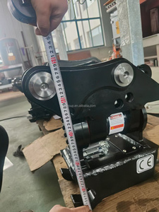 Attelage rapide hydraulique inclinable GJEM GJTH3200-L HS08, rotation à 180 degrés pour excavatrices de 5 à 8 tonnes, vente en promotion - Product Image 2