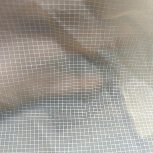 Tissu Ripstop <span class=keywords><strong>Ultra</strong></span>-<span class=keywords><strong>Léger</strong></span> 15D Enduit de Silicone Imperméable Silnylon Tissé 100% Nylon pour Bâche Ultralégère - Product Image 3