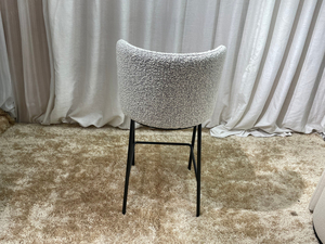 Disen Furniture-Tabouret de bar moderne et luxueux, siège gris en tissu gris et chaises de bar à cadre noir en métal - Product Image 3