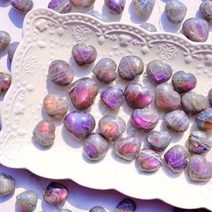 Cœur en labradorite arc-en-ciel en gros - Marbrure naturelle violette, élégant pour la maison et la décoration, mariage, anniversaire, cadeau - Product Image 1