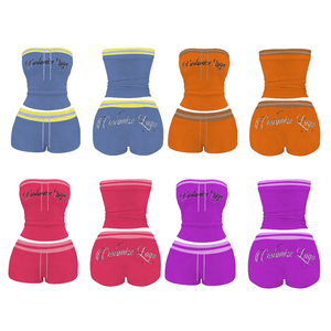 Completo Estivo da Donna Due Pezzi: Top Corto e Pantaloncini con Striscia Laterale e Coulisse, Tuta Sportiva Streetwear con Logo Personalizzato - Product Image 1