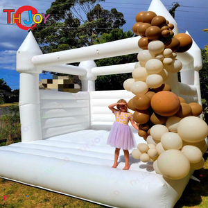 Castello Gonfiabile Gigante Bianco in PVC Premium 6x6ft, Capacità 10 Persone, per Matrimoni, Divertimento Interno ed Esterno, Ventilatore Incluso - Product Image 4