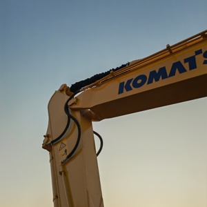 Excavatrice sur chenilles Komatsu PC160-7 d'occasion, 16 tonnes, pour travaux de terrassement et d'infrastructure routière municipale - Product Image 3