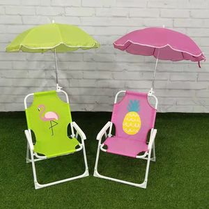 Silla de Playa Plegable para Niños con Sombrilla, Diseño Tropical de Poliéster con Estampado de Flamencos y Piñas, Respaldo Sólido para Uso en la Playa - Product Image 1