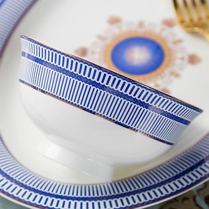 Juego de Vajilla de Porcelana Estilo Europeo de 28 Piezas, Vajilla de Porcelana con Borde Azul - Product Image 5