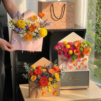 Boîte à fleurs élégante en forme d'enveloppe, emballage floral en carton pour cadeau de la Saint-Valentin, boîtes à bouquets portables