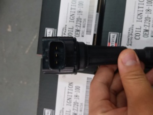 कार इग्निशन कॉइल के लिए कार इग्निशन कॉइल 2 डी बी 1.3l 1.4l 1.5l 1.6l-n32r ZJ20-18-100 ZJ2018100a ZJ20-18-100A - Product Image 4