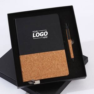 ชุดของขวัญสมุดโน้ตคอร์ก - สมุดบันทึกรักษ์โลกพร้อมสายรัด ปิดด้วยสายรัด เหมาะสำหรับของขวัญองค์กรและโปรโมชั่น - Product Image 1