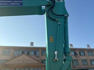 Excavatrice Kobelco SK210 d'occasion pour la construction et les travaux de terrassement en carrière, haute productivité, prête à l'emploi, en bon état - Product Image 5