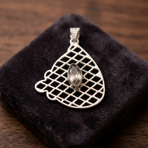 Pendentif en argent sterling fait main de haute qualité, en forme de goutte d'eau, avec améthyste verte naturelle, bijoux de fiançailles, chaîne serpent, minimaliste - Product Image 2