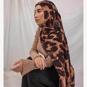 2025 Thiết Kế Mới Động Vật In Trọng Lượng Nhẹ Bông Khăn Choàng Cho Phụ Nữ Hồi Giáo Thoáng Khí Phương Thức Nâu Vàng In Hijab Khăn - Product Image 4