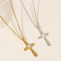 Collier pendentif croix en acier inoxydable plaqué or 18 carats, collier croix minimaliste délicat pour femmes, bijoux tendance