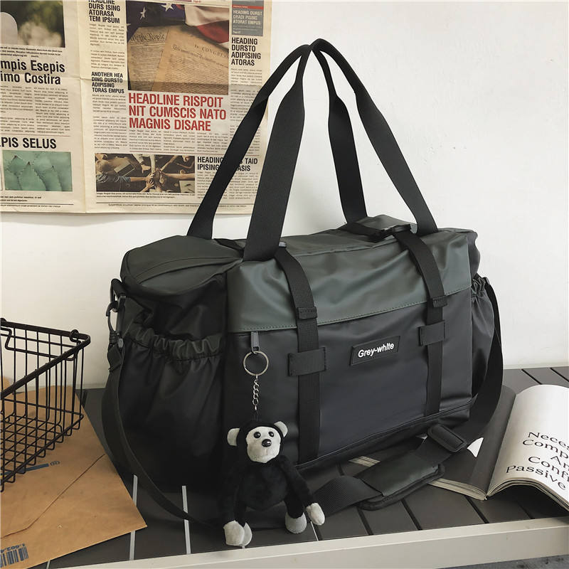 จี้สีเขียว