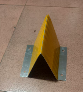 Delineateur rectangulaire jaune et blanc en aluminium rétroréfléchissant pour tunnels routiers, ponts et marquage routier - Product Image 2