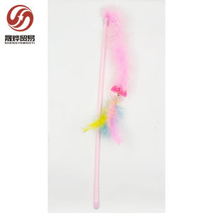 Fabrik Großhandel Katze Interaktives Spielzeug Teaser Stick Katzen spielzeug Feder Katze Teaser Zauberstab Flauschiger Schwanz Kunst pelz für Kätzchen - Product Image 4