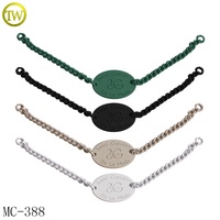 Accessoires de mode pour abayas : Étiquettes métalliques émaillées personnalisées, étiquettes suspendues en métal imperméables avec logo de marque et chaîne pour vêtements