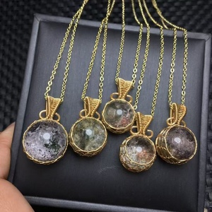 Ciondolo Artigianale con Cristallo Curativo Avvolto in Filo, Ciondoli in Quarzo Naturale Avvolto in Filo per Guarigione Spirituale - Product Image 5