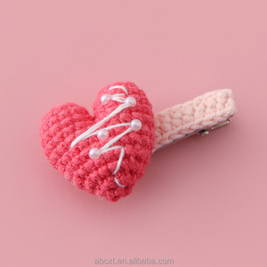 Barrette à cheveux en forme de <span class=keywords><strong>cœur</strong></span> rose tricotée à <span class=keywords><strong>la</strong></span> <span class=keywords><strong>main</strong></span> pour bébés filles, portable et tendance - Product Image 3