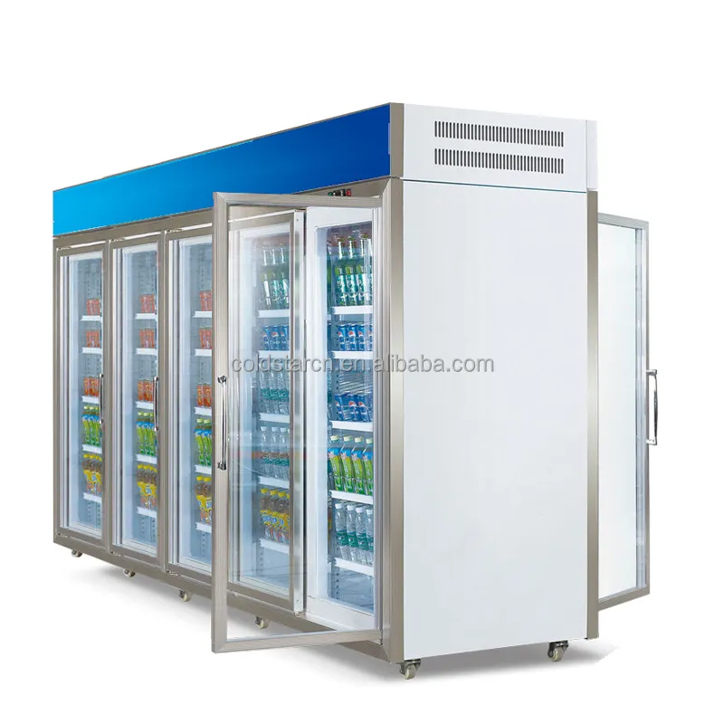 Getränke kühler mit offener Glastür vorne und hinten, Kühlschrank mit Erfrischung getränken, Kühlschrank mit kaltem Getränk im Supermarkt