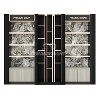 Étagère à cigares en métal noir et bois avec panneau arrière en marbre, vitrine à tabac éclairée.