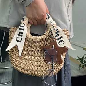Oferta Caliente: Clip Creativo de Cuero PU para Gafas, Soporte para Lentes de Sol, Llavero Duradero, Bonito Colgante para Bolso, Regalo para Mujer - Product Image 2