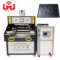 Machine de soudage à table coulissante automatique sur mesure pour le gaufrage et le thermoformage des empeignes de chaussures de sport