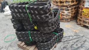 150X70 150X60 150X72 180X60 230X48 230X72 230X96 250X109 Oem Kleine Maten Graafmachine <span class=keywords><strong>Rubber</strong></span> Kettingbaan Schakel <span class=keywords><strong>Rubber</strong></span> Spoor <span class=keywords><strong>Rubber</strong></span> Spoor - Product Image 4
