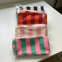 Pochette de maquillage en toile rayée, trousse de toilette portable de voyage avec fermeture éclair, logo personnalisé disponible pour le rangement des cosmétiques féminins