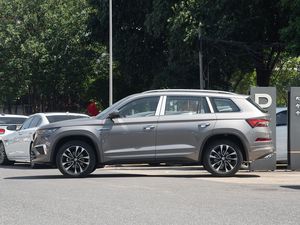 Bon <span class=keywords><strong>prix</strong></span> pour 2025 <span class=keywords><strong>Skoda</strong></span> <span class=keywords><strong>Kodiaq</strong></span> TSI330 5-Seat 2WD Shili Edition Toit ouvrant de taille moyenne SUV Marchandises en stock Vente à chaud - Product Image 5