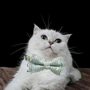 Paquete de 2 Collares Elegantes a Cuadros para Gatos con Lazo Ajustable y Desmontable, y Campana de Seguridad para Gatitos - Product Image 5
