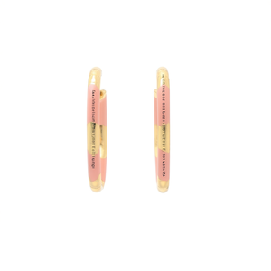 Aros Multicolores E4513, Chapados en Oro, Aleación de Zinc, Joyería Moderna para Mujer con Frase Inspiradora - Product Image 1