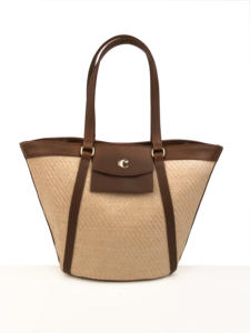 Sacs à main pour femmes de haute qualité de la marque CACHAREL, fabriqués en Italie, style jeune et métropolitain, avec deux sangles et fermeture à bouton. - Product Image 3