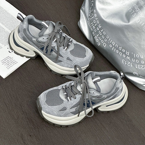 Baskets rehaussées 9 cm pour femmes, collection Printemps-Été 2026, en maille respirante, pour petites femmes, semelles épaisses, allongeant les jambes, chaussures de sport polyvalentes - Product Image 2