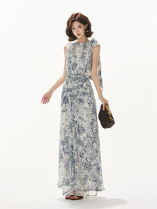 Robe longue élégante vintage à col en V sans manches en mousseline imprimée forêt norvégienne personnalisable, à taille haute plissée, avec bretelles, B32 - Product Image 3