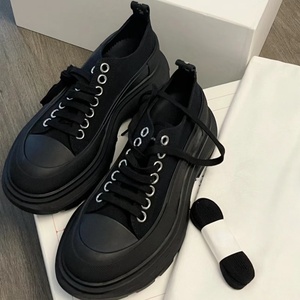 Zapatillas Deportivas de Plataforma con Cordones de Lona de Diseño de Lujo para Hombre y Mujer, Zapatillas Deportivas Ligeras de Verano en Blanco y Negro con Estampado de Grafiti - Product Image 1