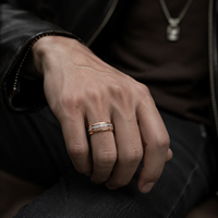 Bague Éternité Unisexe JLM Classique en Acier Inoxydable Plaqué Or Rose avec Double Rainure et Incrustation Bois, Motif Bois de Cerf/Pointe de Flèche, pour Mariage
