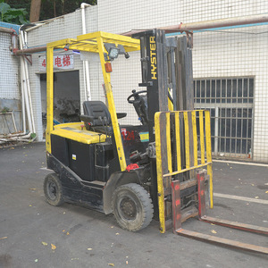 Montacargas Eléctrico Hyster de 1.5 Toneladas Contrapesado Usado con Ancho de Horquilla de 125 mm y Distancia del Centro de Carga de 500 mm - Product Image 1
