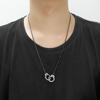Collier de couple classique en acier inoxydable plaqué or, style rétro, avec breloques menottes pour hommes et femmes, vente en gros