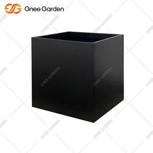 Jardinera Cuadrada de Acero Galvanizado Negro de 16 Pulgadas, Caja Metálica Resistente para Interiores y Exteriores, Maceta para Flores de Jardín, Estilo Americano - Product Image 1