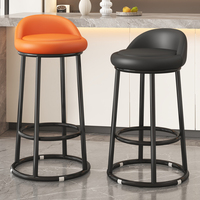 Tabourets hauts d'art moderne et luxueux en fer Chaises de caissier de bar élégantes pour les repas et les affaires Accueil Bar Réception