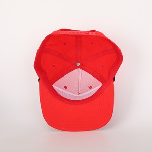 Vente en gros Chapeau en polyester <span class=keywords><strong>rouge</strong></span> avec logo brodé de haute qualité personnalisé <span class=keywords><strong>Casquette</strong></span> Gorras BSCI Oem à bord plat à 5 panneaux - Product Image 6