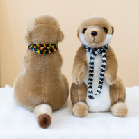 Boneka Mewah Meerkat 23Cm dengan Syal Rajutan Dapat Dilepas Mainan Hewan Realistis Dekorasi Rumah Hadiah Ulang Tahun Pendamping Anak-anak