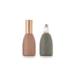 10 ml kozmetik ambalaj cam pembe yeşil rulo şişelerde 10 ml cam parfüm uçucu yağ rulo şişeler altın kapaklı - Product Image 6