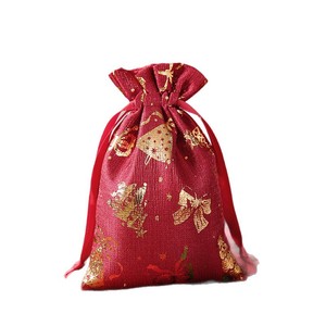 Sacs cadeaux de Noël QIAN LI en polyester avec cordon de serrage rouge, or et vert pour emballages de fêtes - Product Image 5