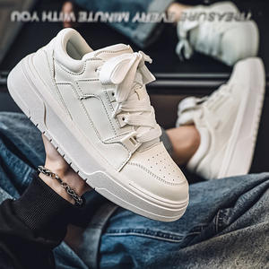 Piatti Chaussures di alta qualità alla moda scarpe da skateboard Casual Sole spesse altezza miglioramento scarpe da tavola alla moda per gli uomini - Product Image 1