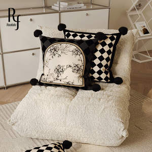 Coussin carré décoratif Slow Down Floral avec housse amovible et pompons pour la décoration du salon ou de la chambre - Product Image 5