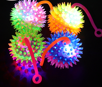Light Up Bouncy Ball Balles en caoutchouc hérissées clignotantes avec corde pour les faveurs de fête Cadeau étudiant Récompenses scolaires Halloween Noël