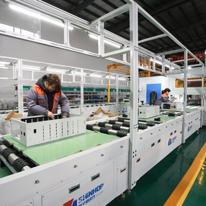 Sistema de Baterías de Almacenamiento de Energía Montado en Rack Yangde, 30KW 100KWh LiFePO4, Refrigeración por Aire, IP54, Conexión a Red - Product Image 4